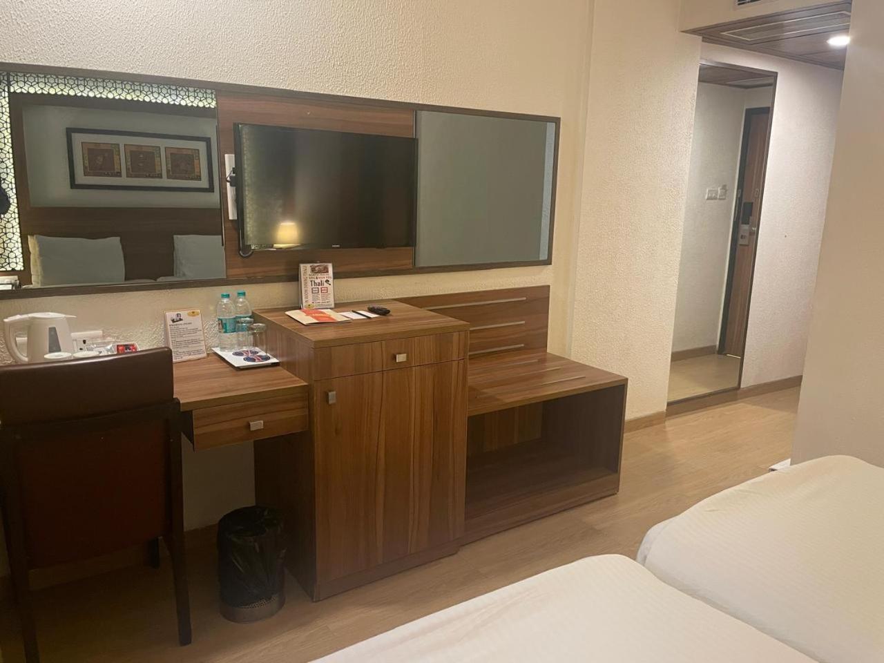 Incredible One Hotel Secundurabad Zewnętrze zdjęcie